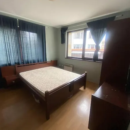 Two Bedroom In Winslow Elegance With Fireplace And South Facing Balcony Апартамент *