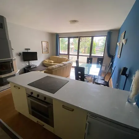 Two Bedroom In Winslow Elegance With Fireplace And South Facing Balcony * Банско
