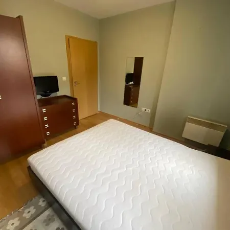 Апартамент Two Bedroom In Winslow Elegance With Fireplace And South Facing Balcony Банско
