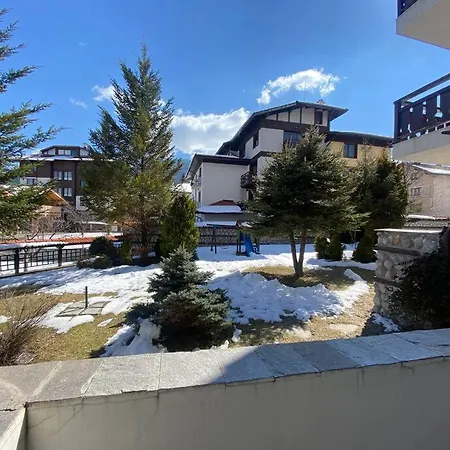 Two Bedroom In Winslow Elegance With Fireplace And South Facing Balcony